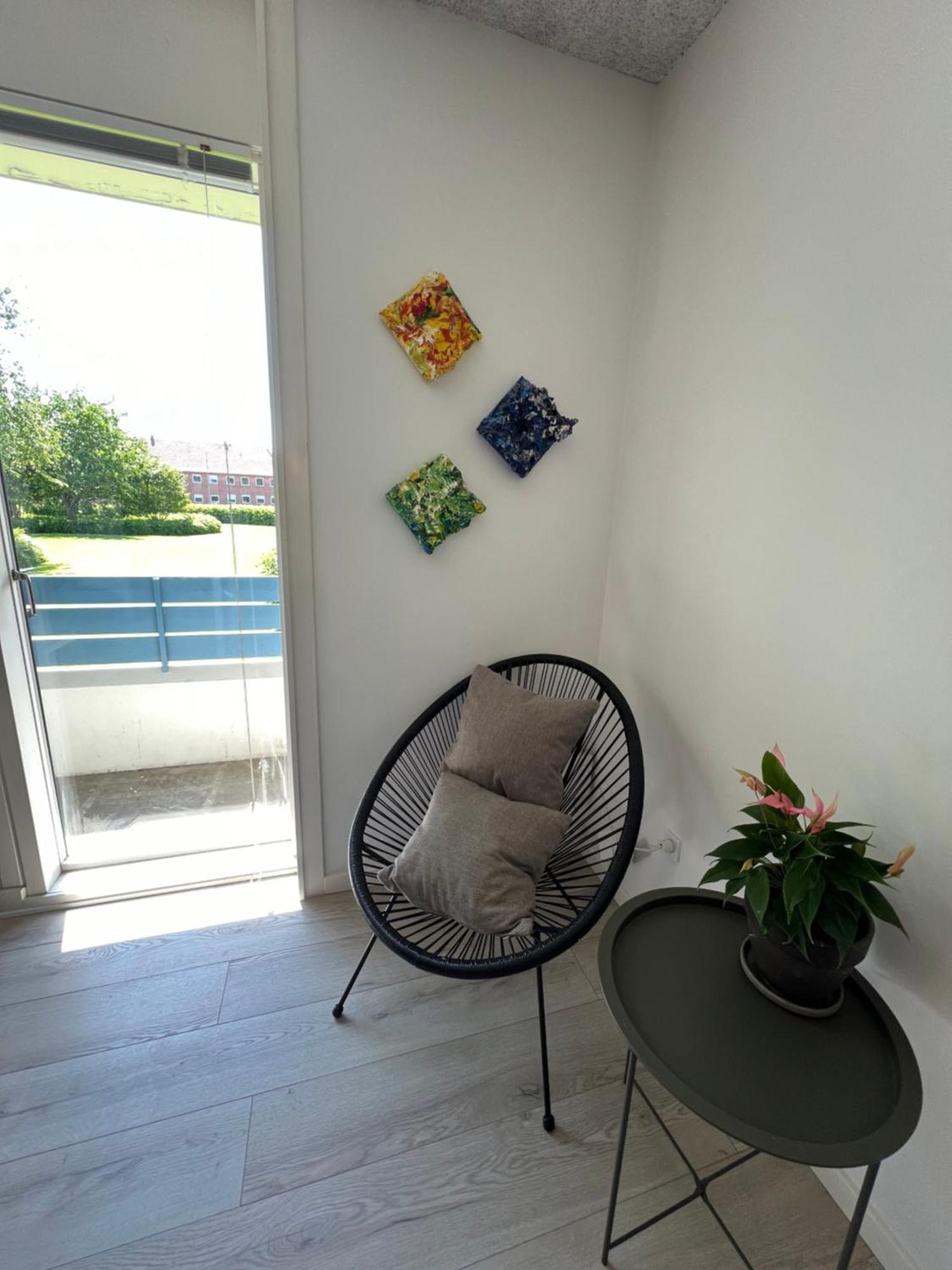 Nyrenoveret Lejlighed Med Balkon Og Parkering Έσμπιεργκ Εξωτερικό φωτογραφία